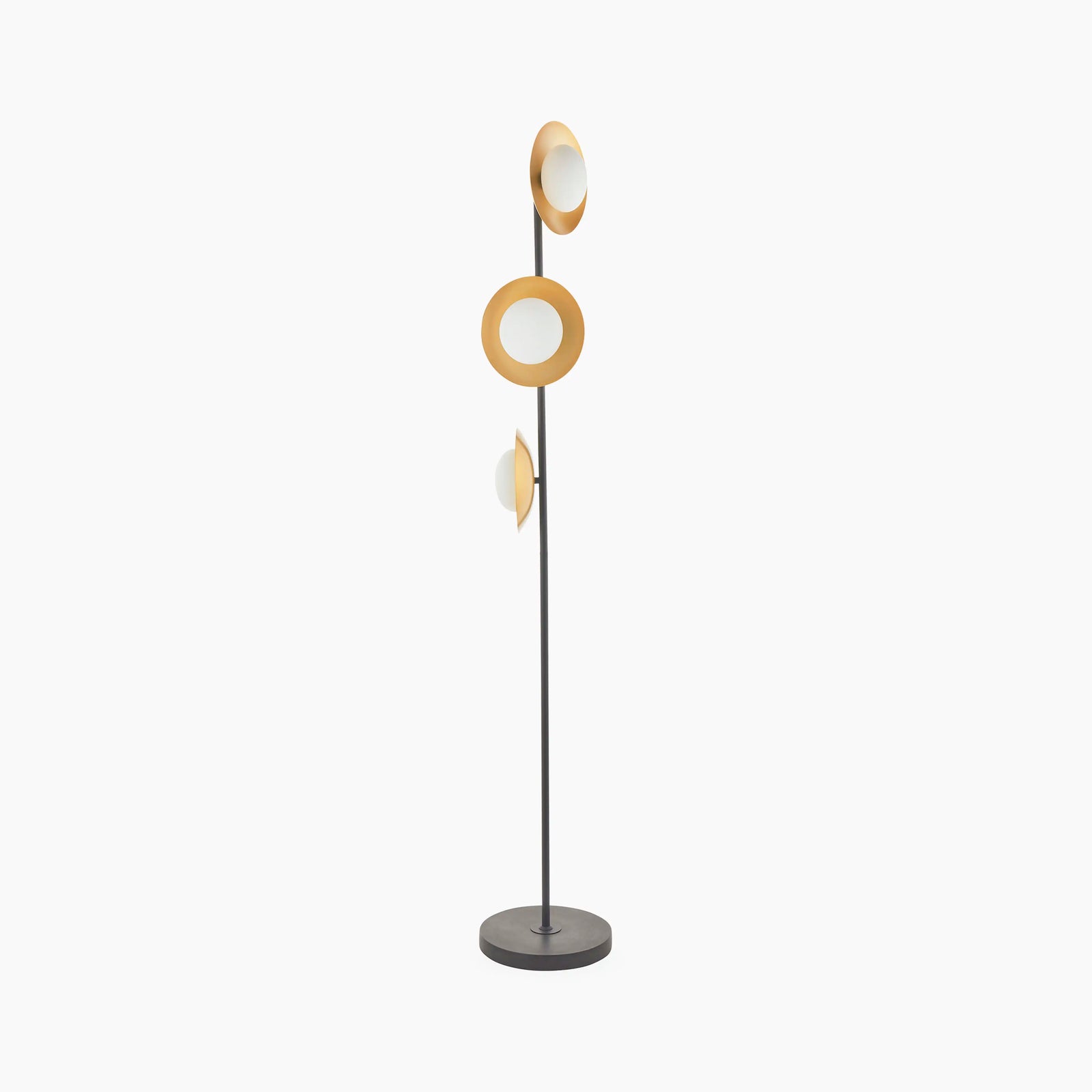 Temuka Floor Lamp | Brass & Black