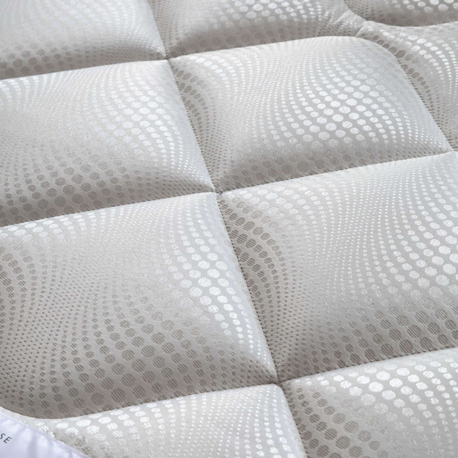 Aeon Mattress | 600 Pocket Spring